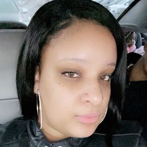 Meet your Posher, Dominique